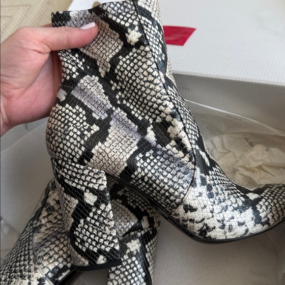 Aldo Aurella Boots - Picture 2 of 5